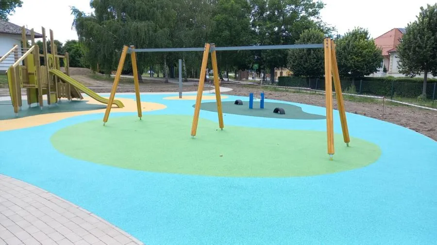 Esésvédő öntött gumiburkolat kivitelezése