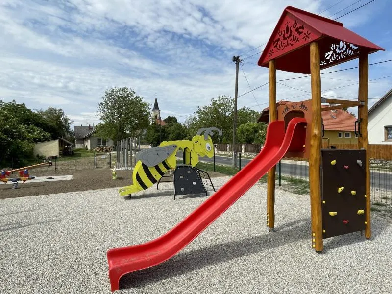 Installation of playground equipment – kép 3